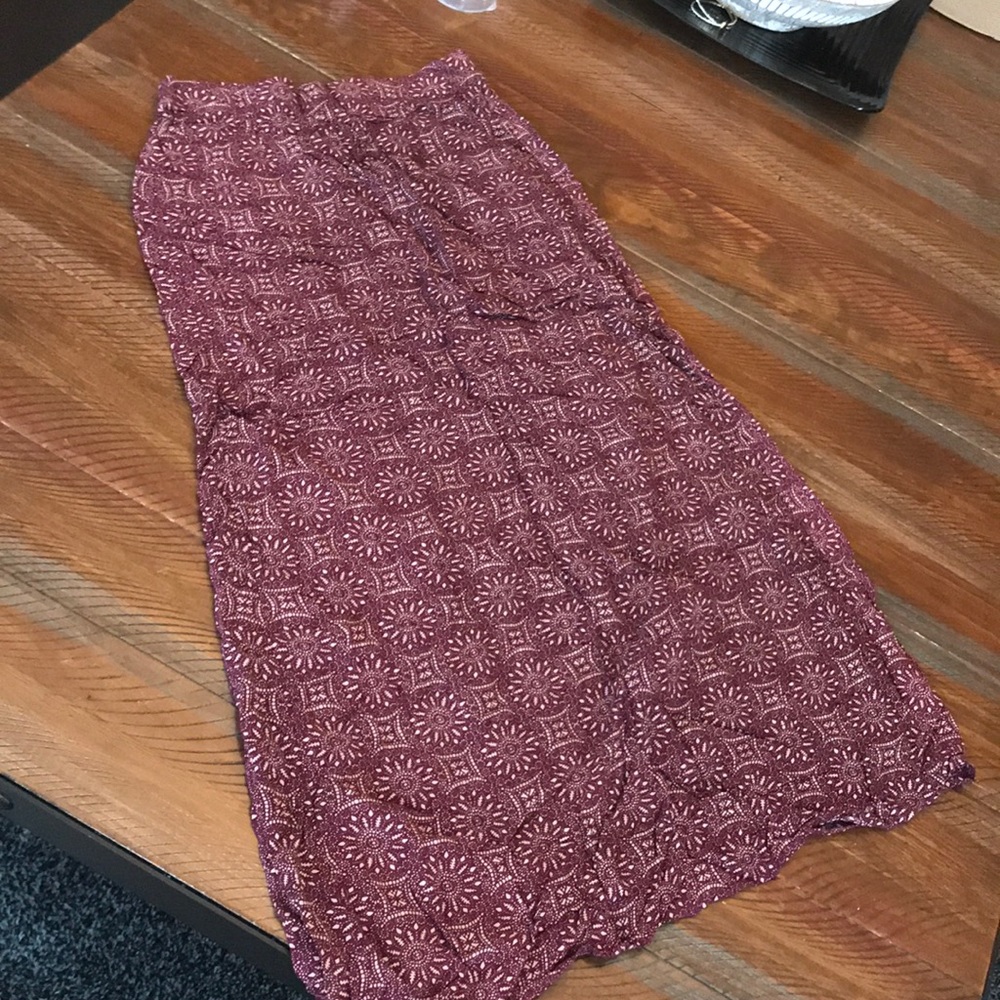 Maxi burgundy skirt